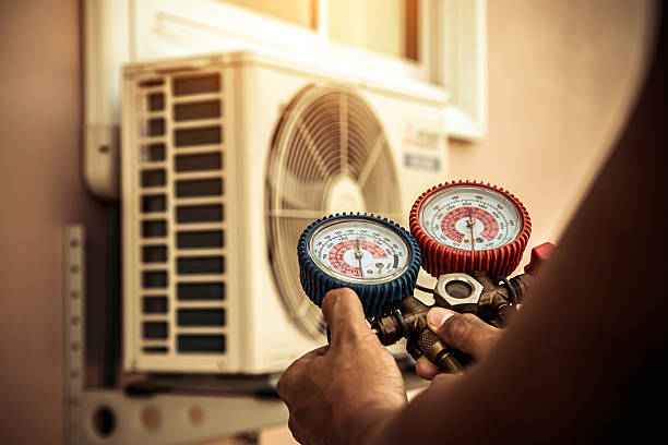 Professional Ac Installation technician working in Dewey, OK